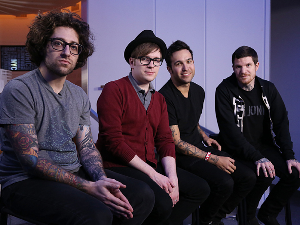 We fall out. Группа Fall out boy. Fall out boy 2021. Fall out boy состав. Солист Фолл аут бой.